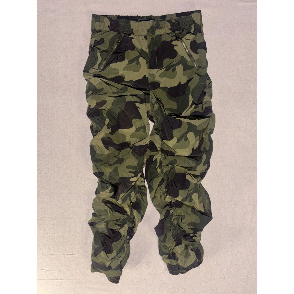 Almost Famous Women's Camo Cargo Joggers – XL